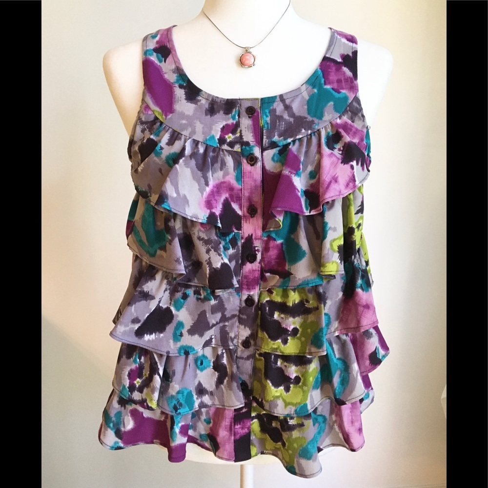 Gorgeous BB Dakota ruffle blouse!
